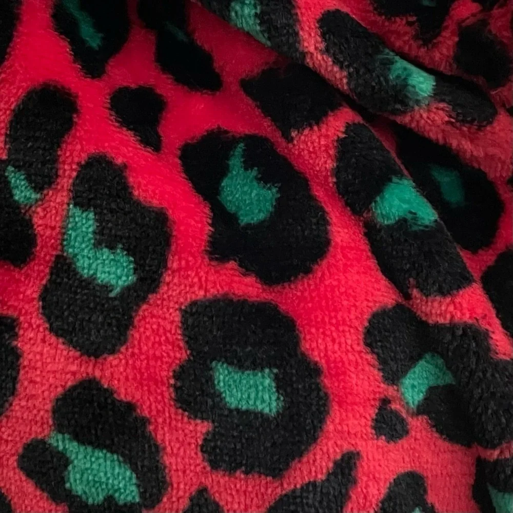 🔥 Sleep Chic NWT Plush Short Robe XXL Red Green Animal Print